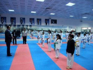Altay, Spor Okulu Öğrencileriyle Buluştu