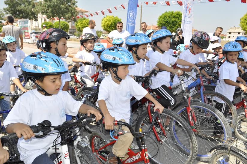 Olimpiyat Parkında Düzenlenen Karatay Düz Bisiklet Yarışları Çekişmeli Geçti