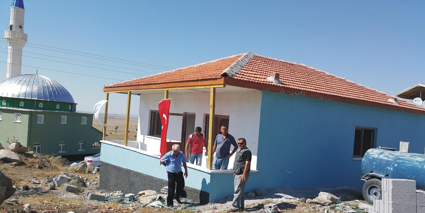 Deniz Feneri Derneği, 7 çocuklu aileye ev yaptırdı