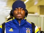 Emenike taraftarın üstüne yürüdü!